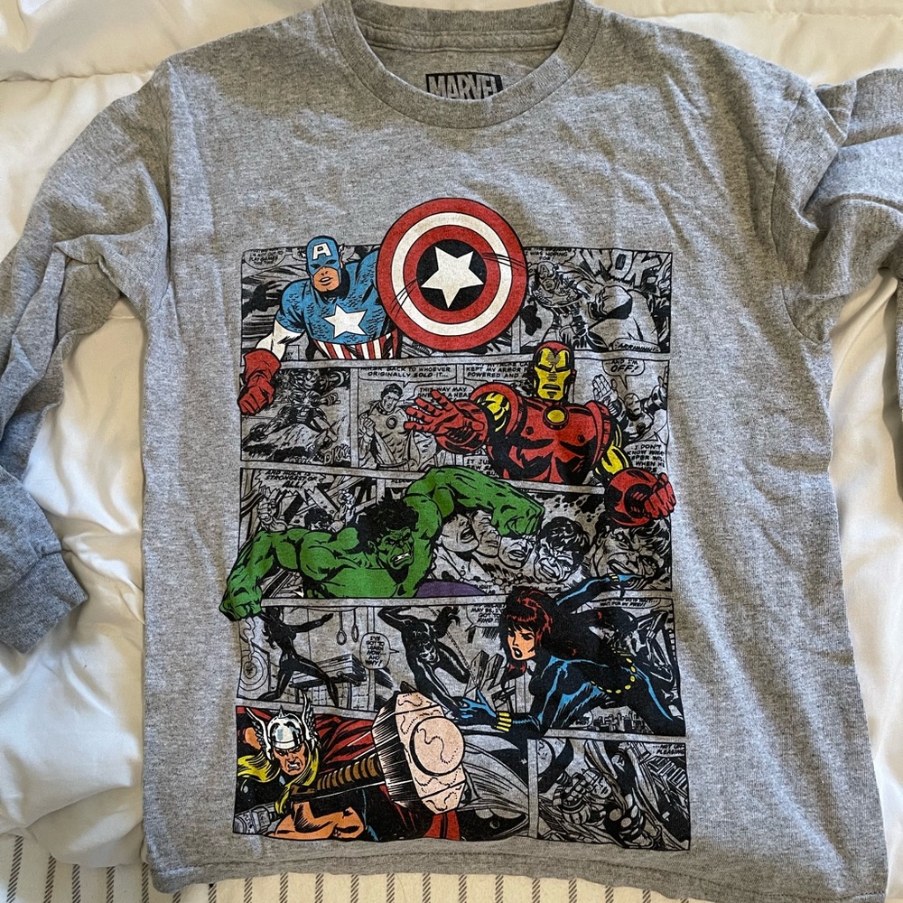 Marvel long sleeve gray shirt
Boys size 10
Great condition